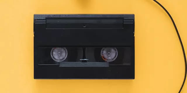 What is the best music to listen to before an ice hockey game?